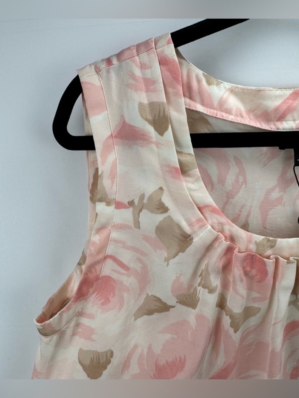 Talbots Cream and Pink Floral Rose Tank Top NEW - Picture 4 of 11